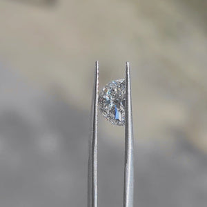 Sunlight video showcasing 1.044ct half-moon diamond's unique silhouette