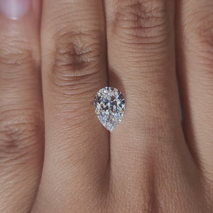 video of 1.520ct pear diamond in ambient light