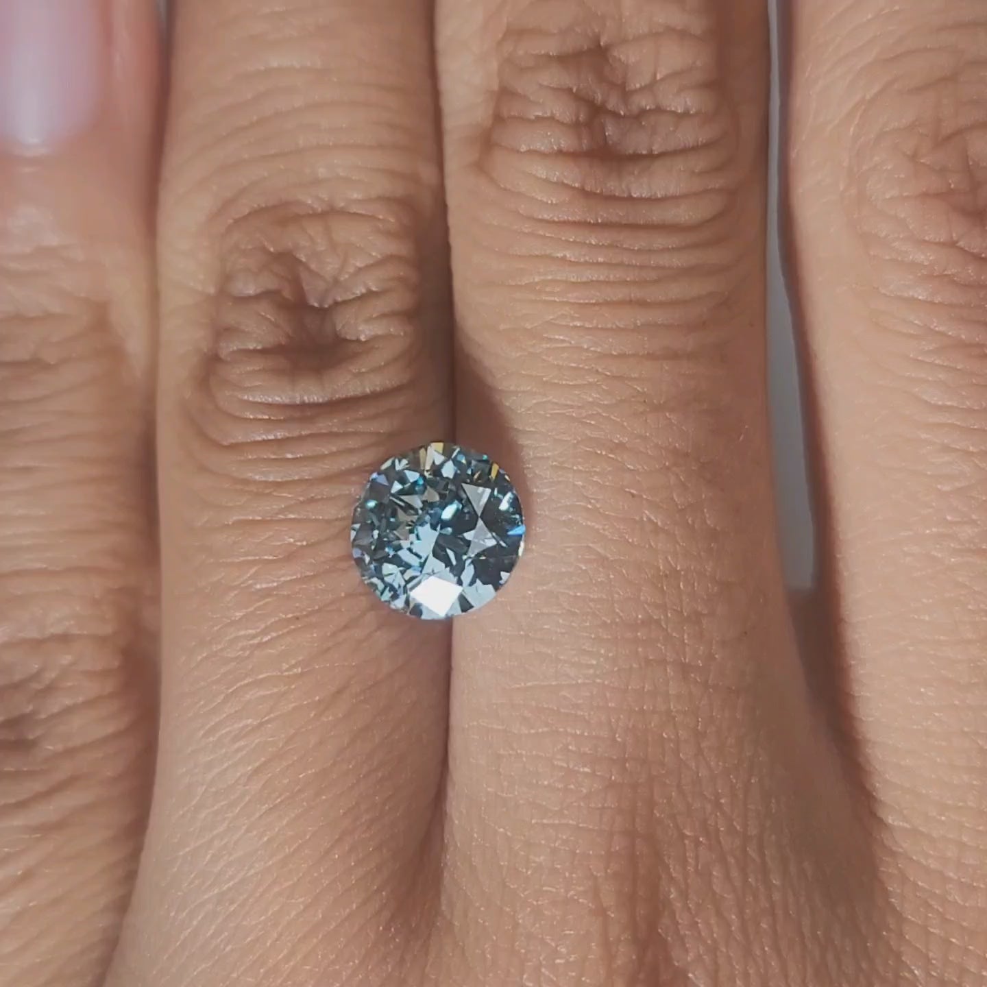 Close-up of 8.13mm diamond's excellent symmetry