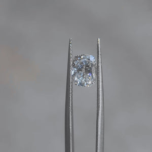 Sunlit video showcasing 1.52ct cushion E color SI1 diamond's facets