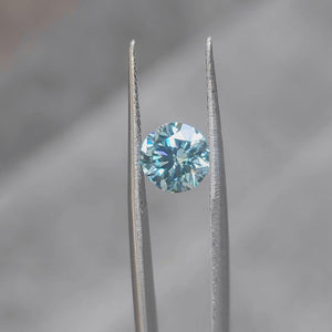 Light performance video of 2.048ct round cut lab diamond