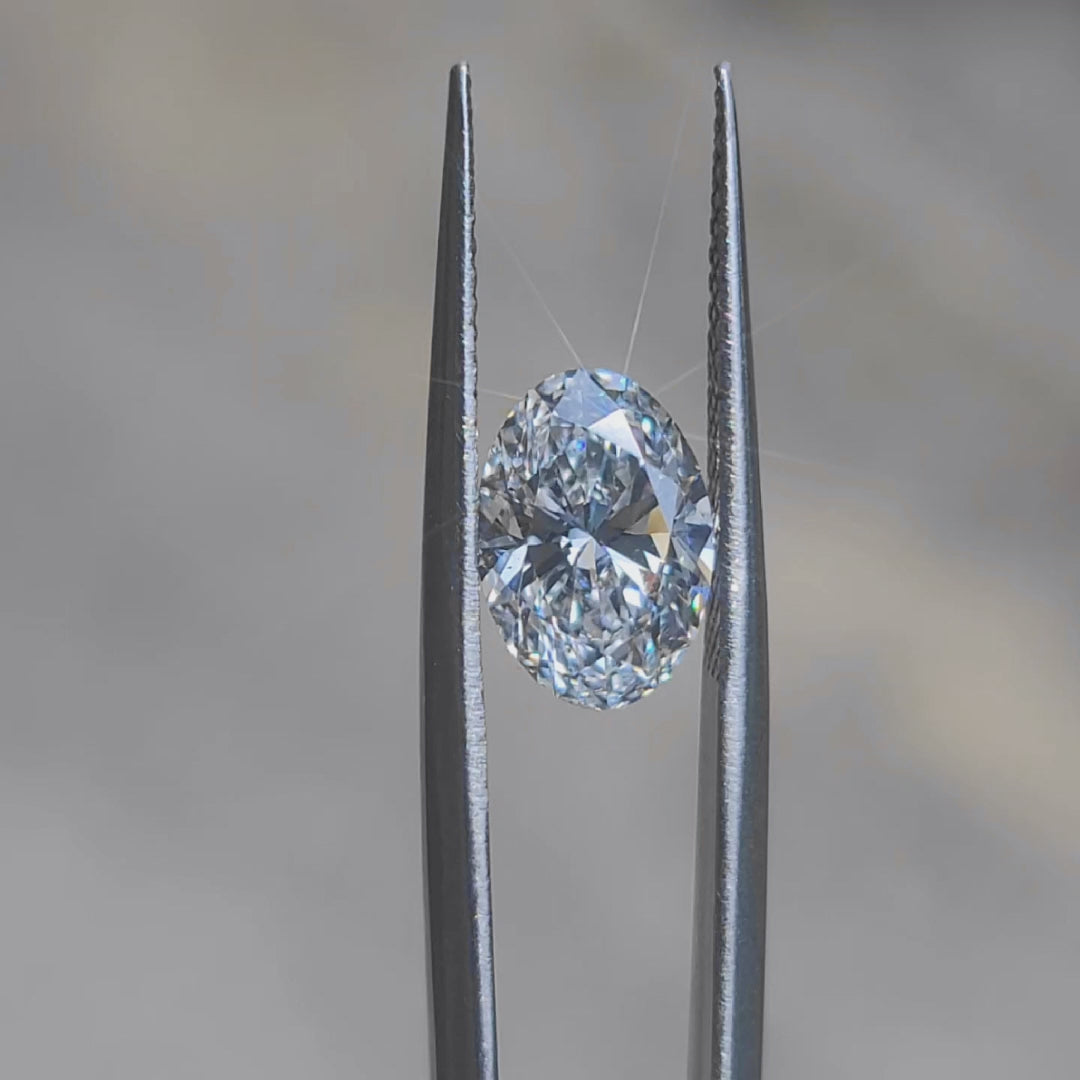 Sunlit brilliance video of 2.61ct oval E color VS2 diamond