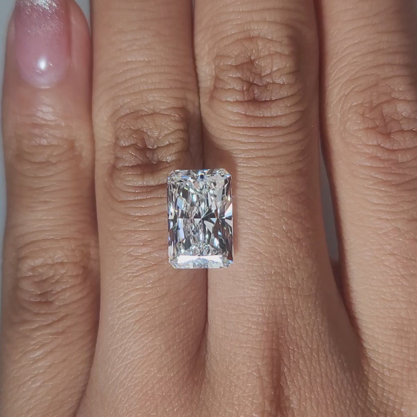 Hand-modeled video showing radiant's impressive size