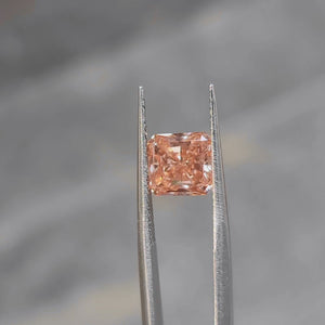 3.06ct radiant cut pink diamond's crushed ice pattern in sunlight