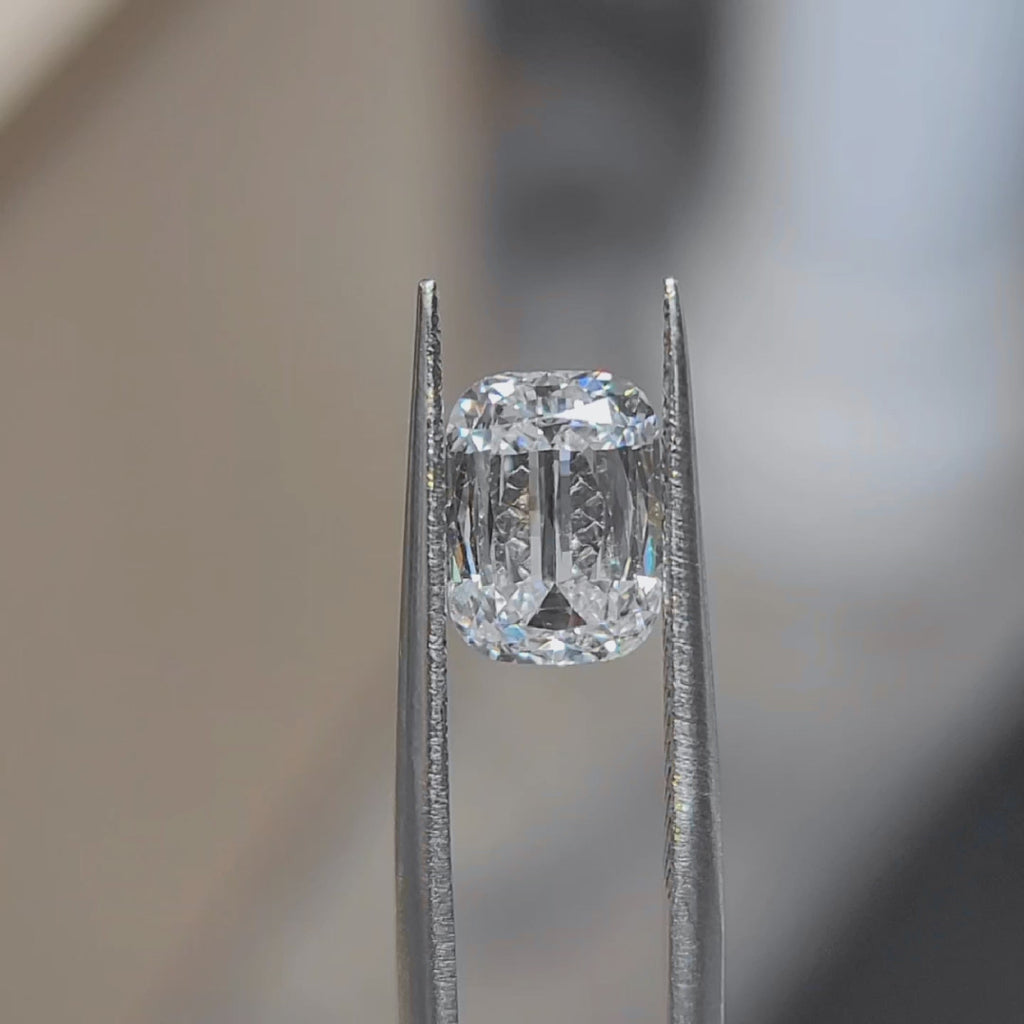 "Sunlight video showing 2.506ct modified cushion cut diamond's unique faceting"