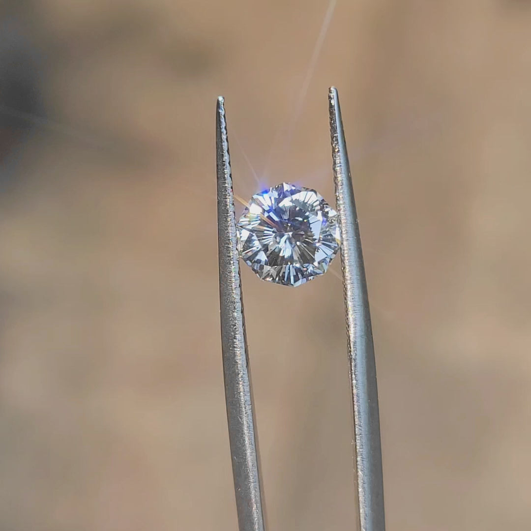 Close-up video of 1.93ct sakura cut's petal-like facets"