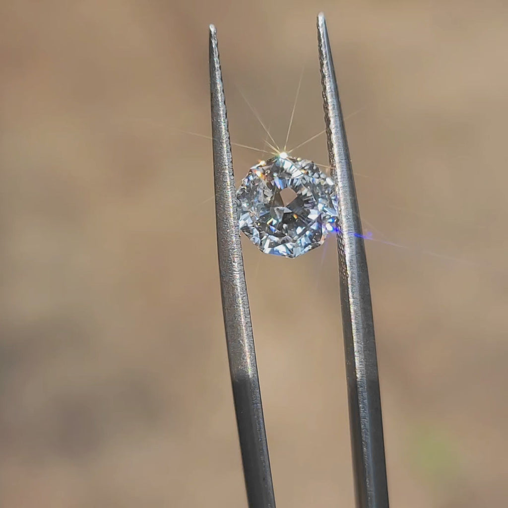 Sunlight video showcasing 2.02ct sakura cut's D color brilliance