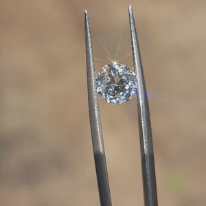 Sunlight video showcasing 2.02ct sakura cut's D color brilliance
