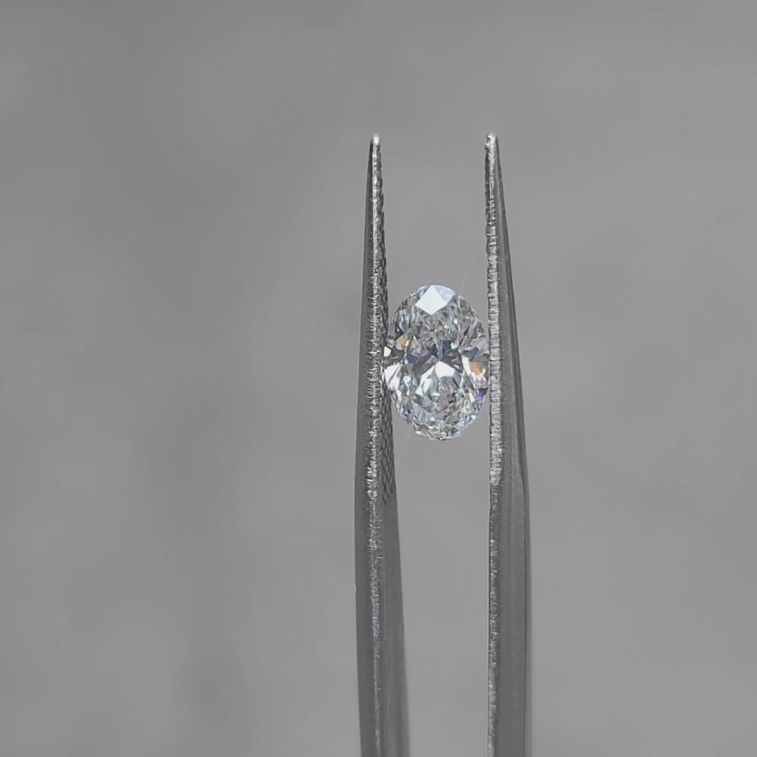 1.01ct oval lab diamond's light performance in direct sunlight