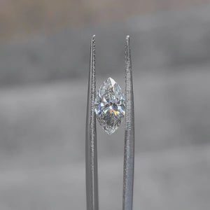Sunlit video of 1.43ct marquise diamond's light performance