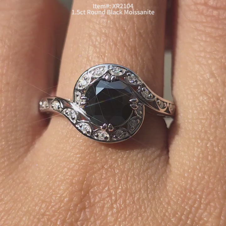 Doveggs XR2104 round black moissanite engagement ring in sunlighting