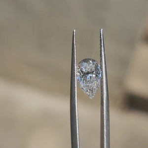 Slow motion video of 2.02ct pear diamond's light performance