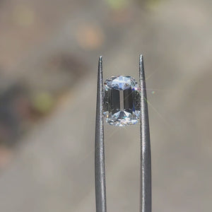 Antique-style video of 3.01ct old mine cut's chunky facets