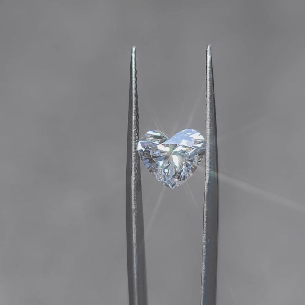 Romantic sunlight video of 2.378ct heart E color VVS1 diamond