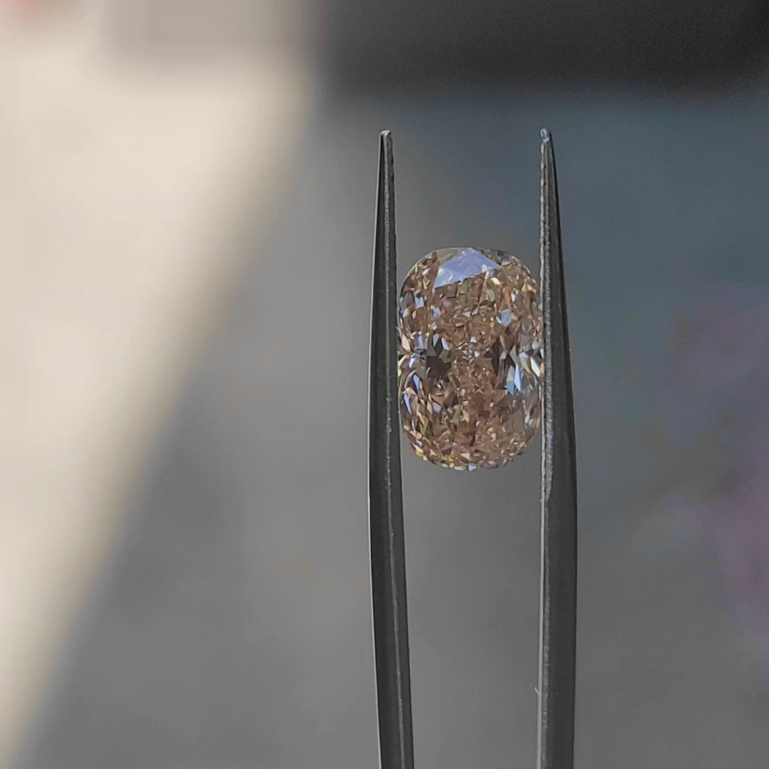 4.200ct cushion cut fancy pink diamond color comparison in sunlight