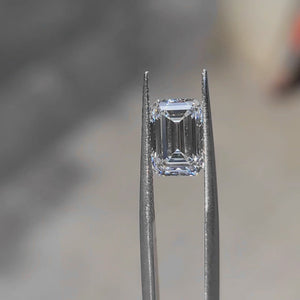 3.06ct emerald lab diamond (D/VS1) in sunlight, showcasing clean step-cuts