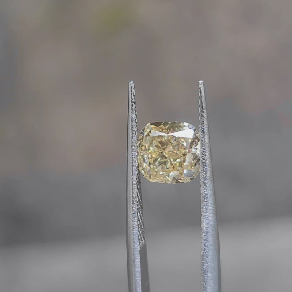 Brilliance video of 2.131ct cushion cut's vivid yellow color