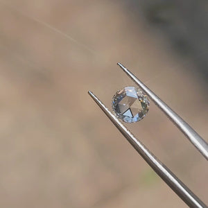 Sunlight video of 1.15ct rose cut's F color and floral pattern