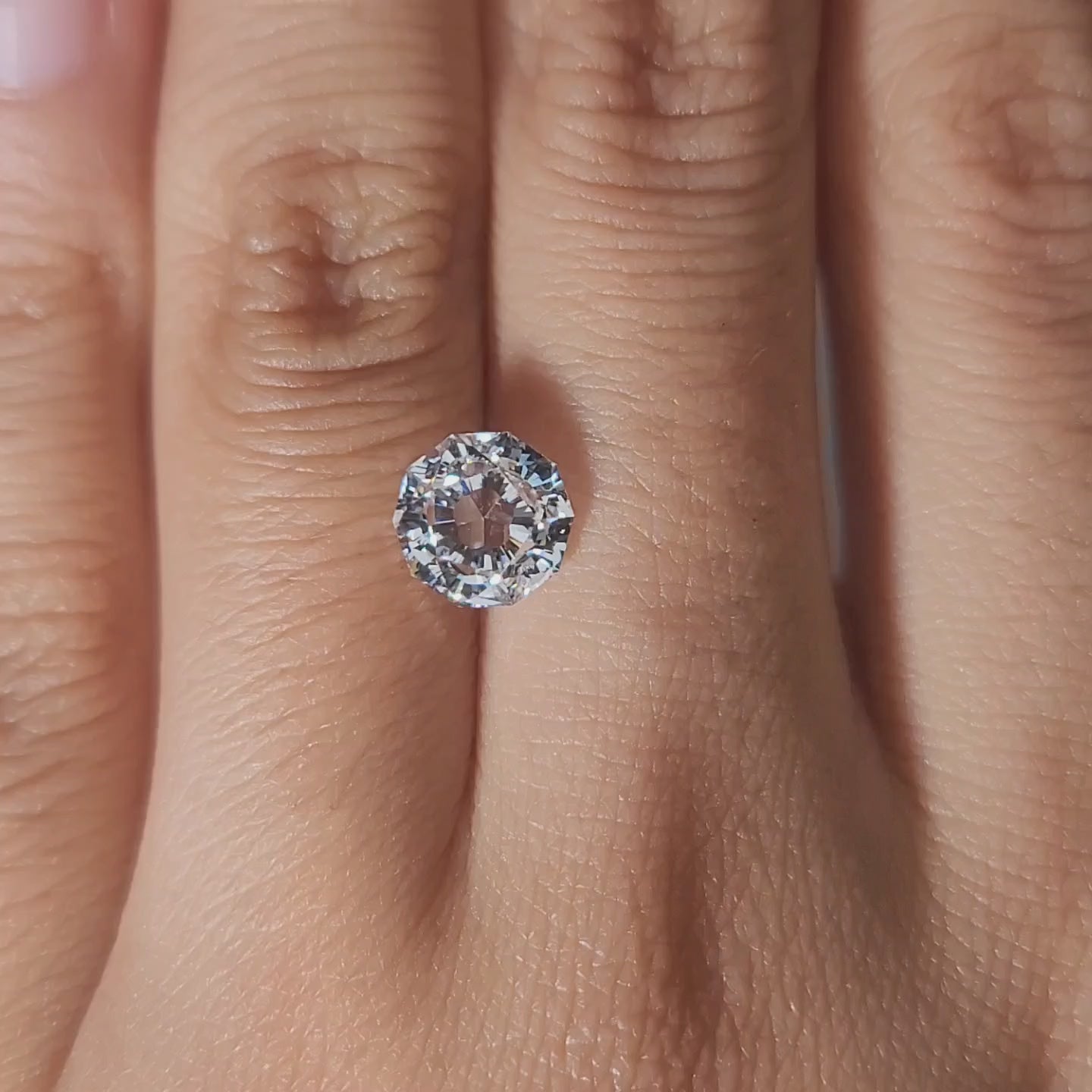 video of 2.02ct sakura diamond