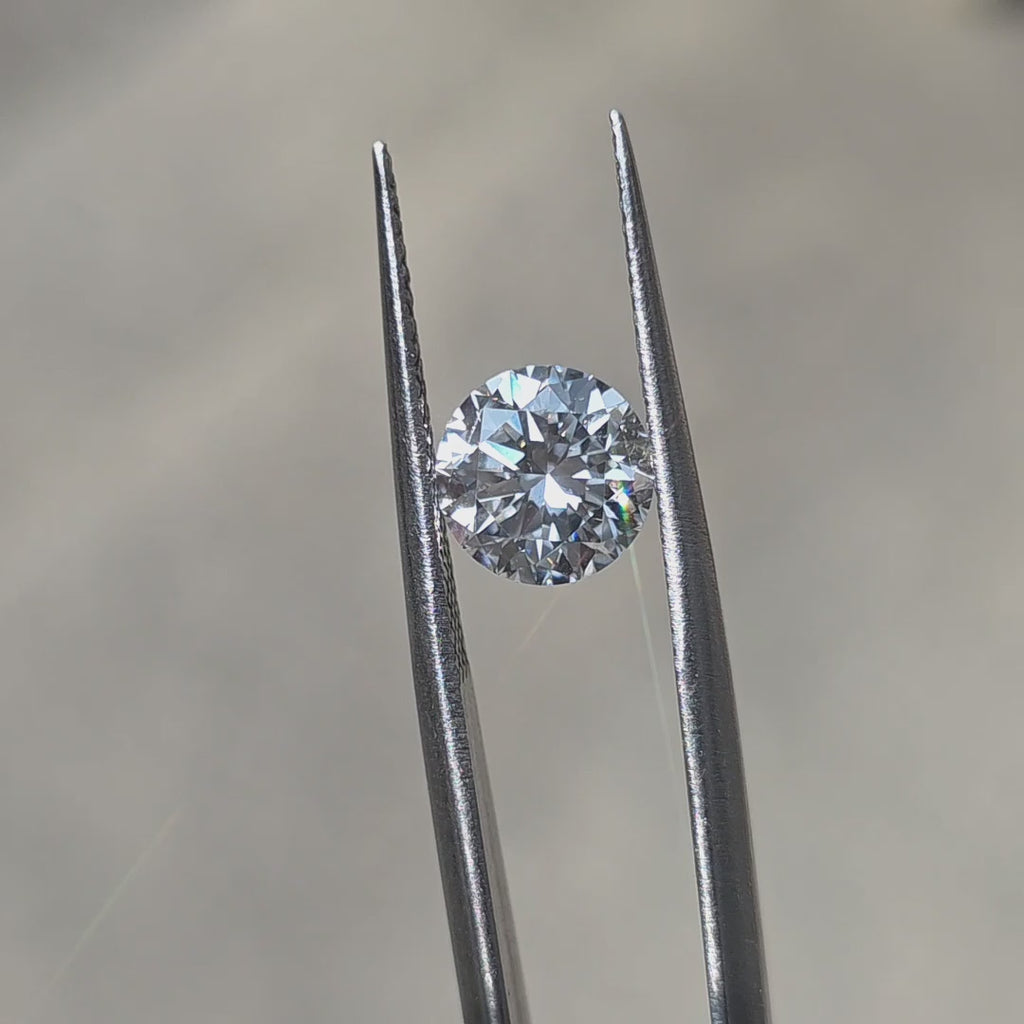 Outdoor sunlight reveals the perfection of a 2.10ct D color Crown Arrow Cut™ lab diamond.