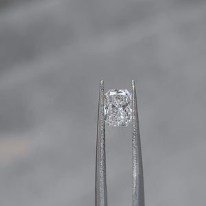 Brilliance video of 1.031ct radiant cut's E color purity lab diamond