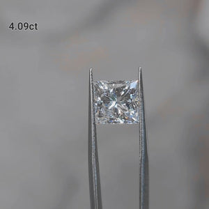 4.09ct princess cut D color diamond's brilliance in outdoor lighting