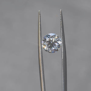 Sunlit video of 2.041ct round D color diamond's brilliance
