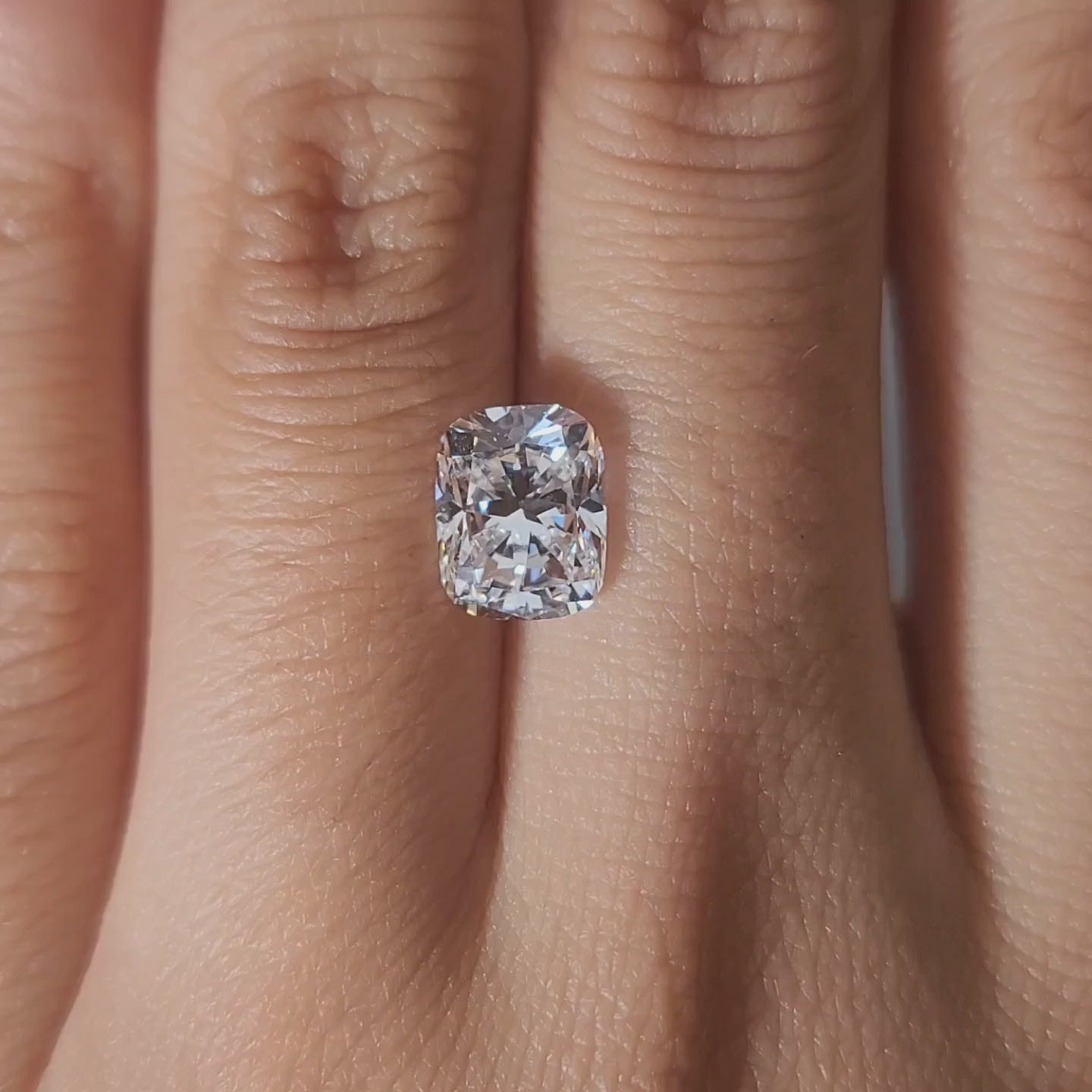 Vintage-inspired setting video of 2.12ct cushion diamond
