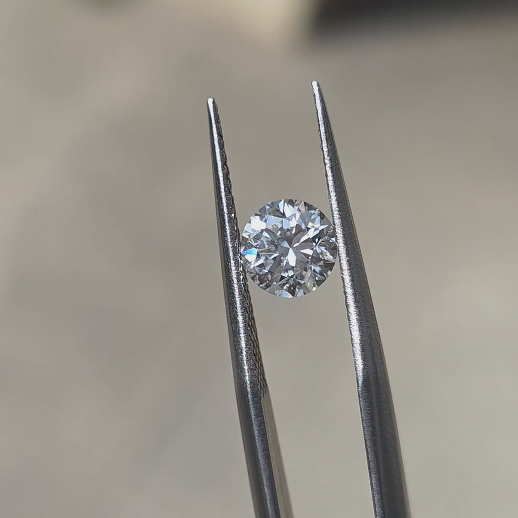 A 1.07ct Crown Arrow Cut™ lab diamond sparkles beautifully in the sun.
