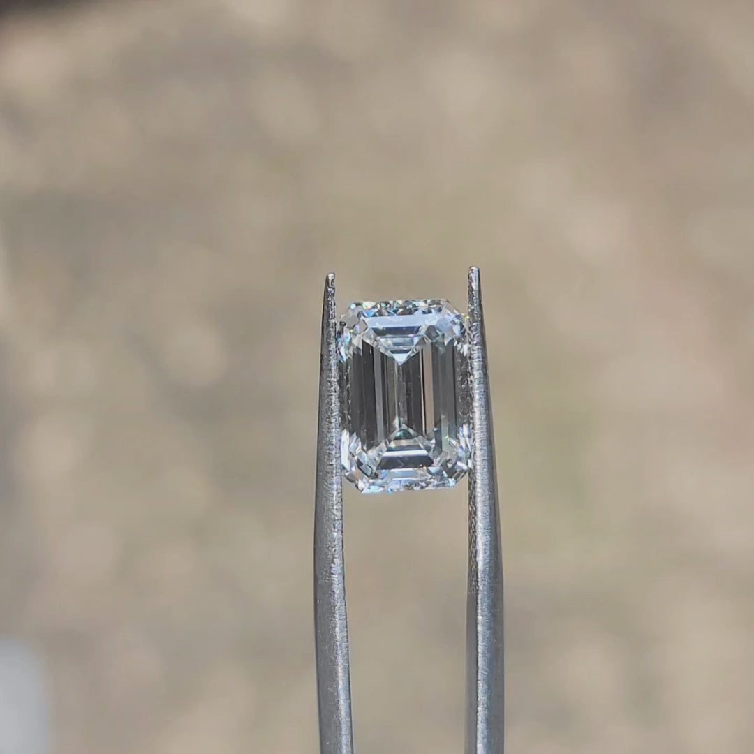 Outdoor video showcasing 4.53ct emerald diamond's impressive scale