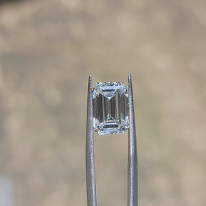 Outdoor video showcasing 4.53ct emerald diamond's impressive scale