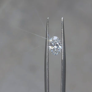 Outdoor sunlight video of 1.01ct oval D color lab diamond's sparkle