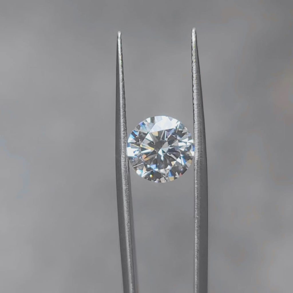 Brilliance video of 3.121ct round diamond's E color purity