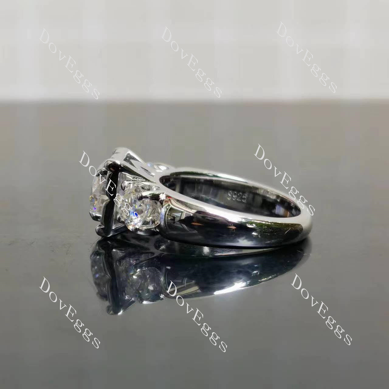 (size 4.25) Doveggs sterling silver 1ct round moissanite bridal set(2rings)