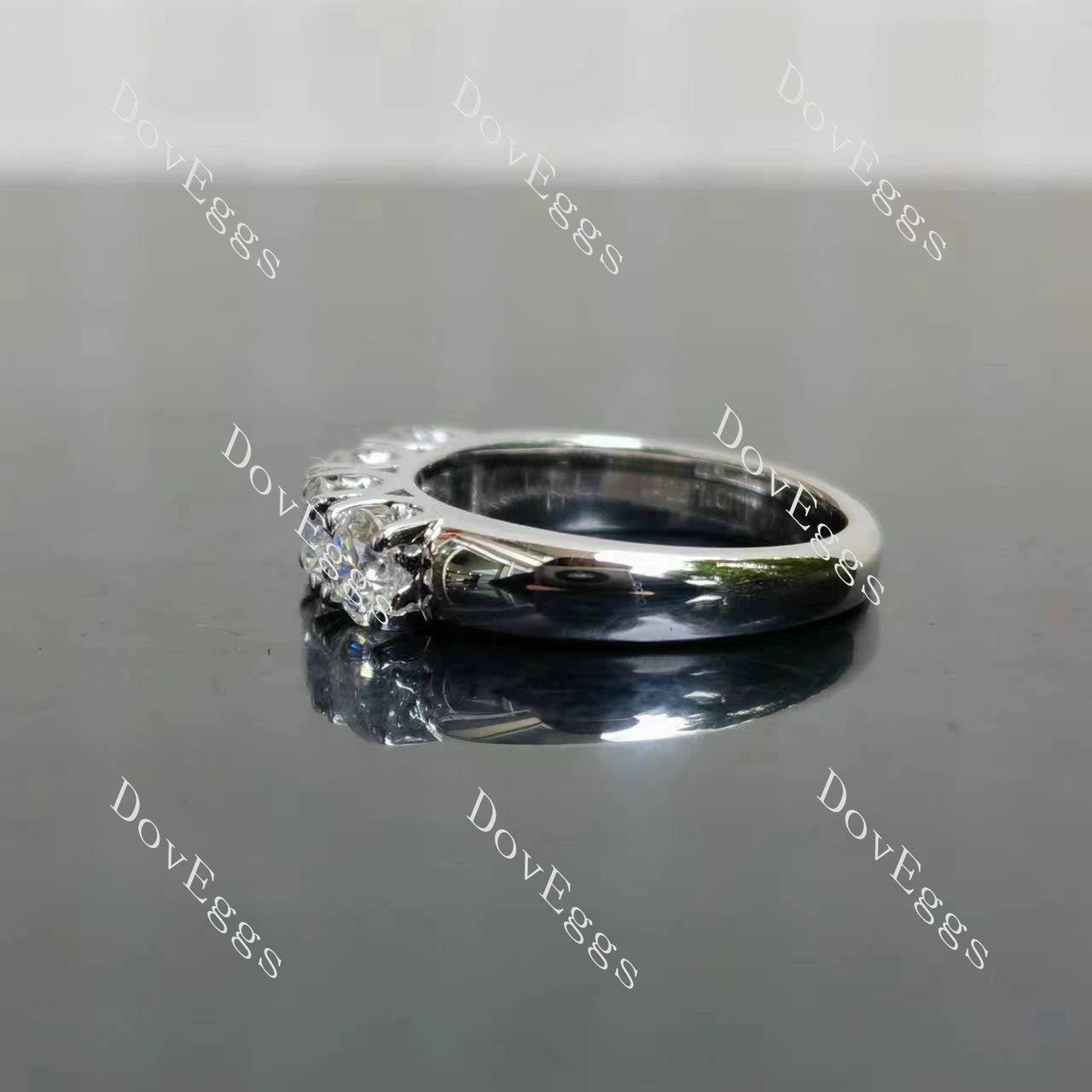 (size 4.25) Doveggs sterling silver 1ct round moissanite bridal set(2rings)