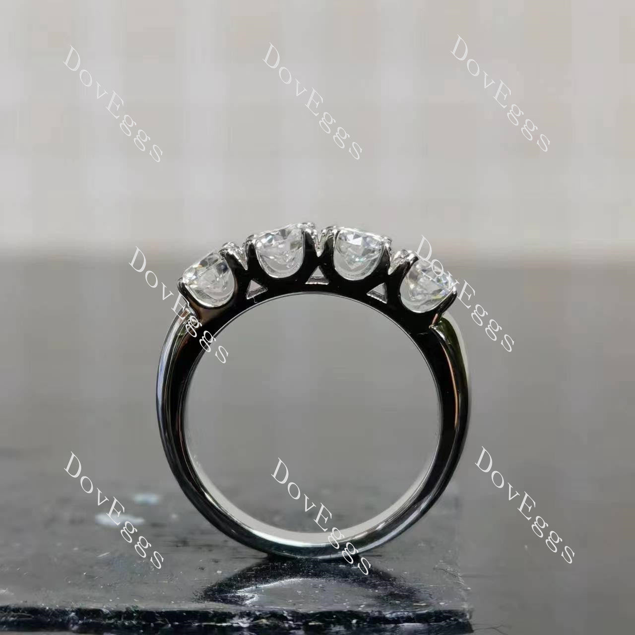 (size 4.25) Doveggs sterling silver 1ct round moissanite bridal set(2rings)