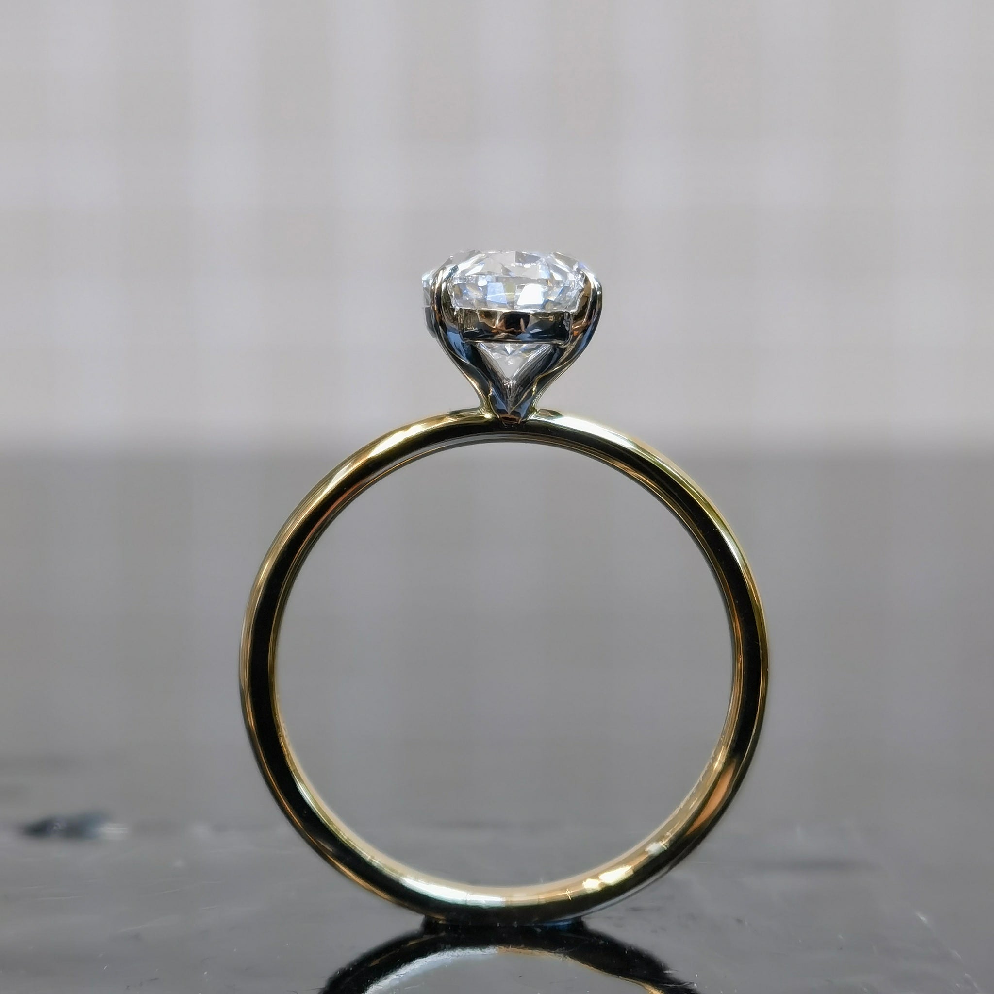Semi mount for 2.75ct oval Stone