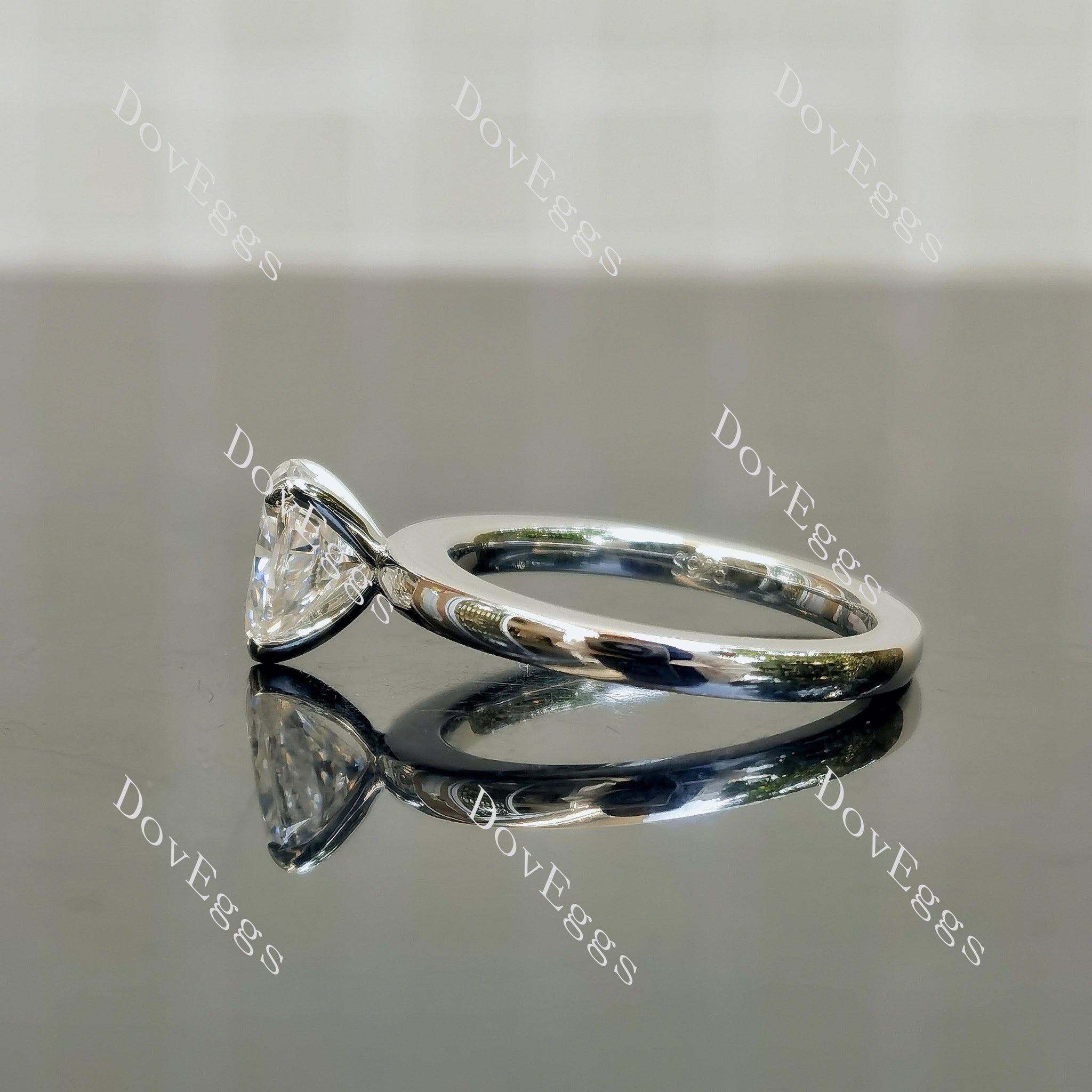 (size 5) Doveggs sterling silver 1ct pear moissanite engagement ring