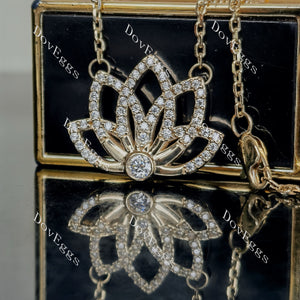 Doveggs round floral moissanite/lab grown diamond pendant necklace (with chain)