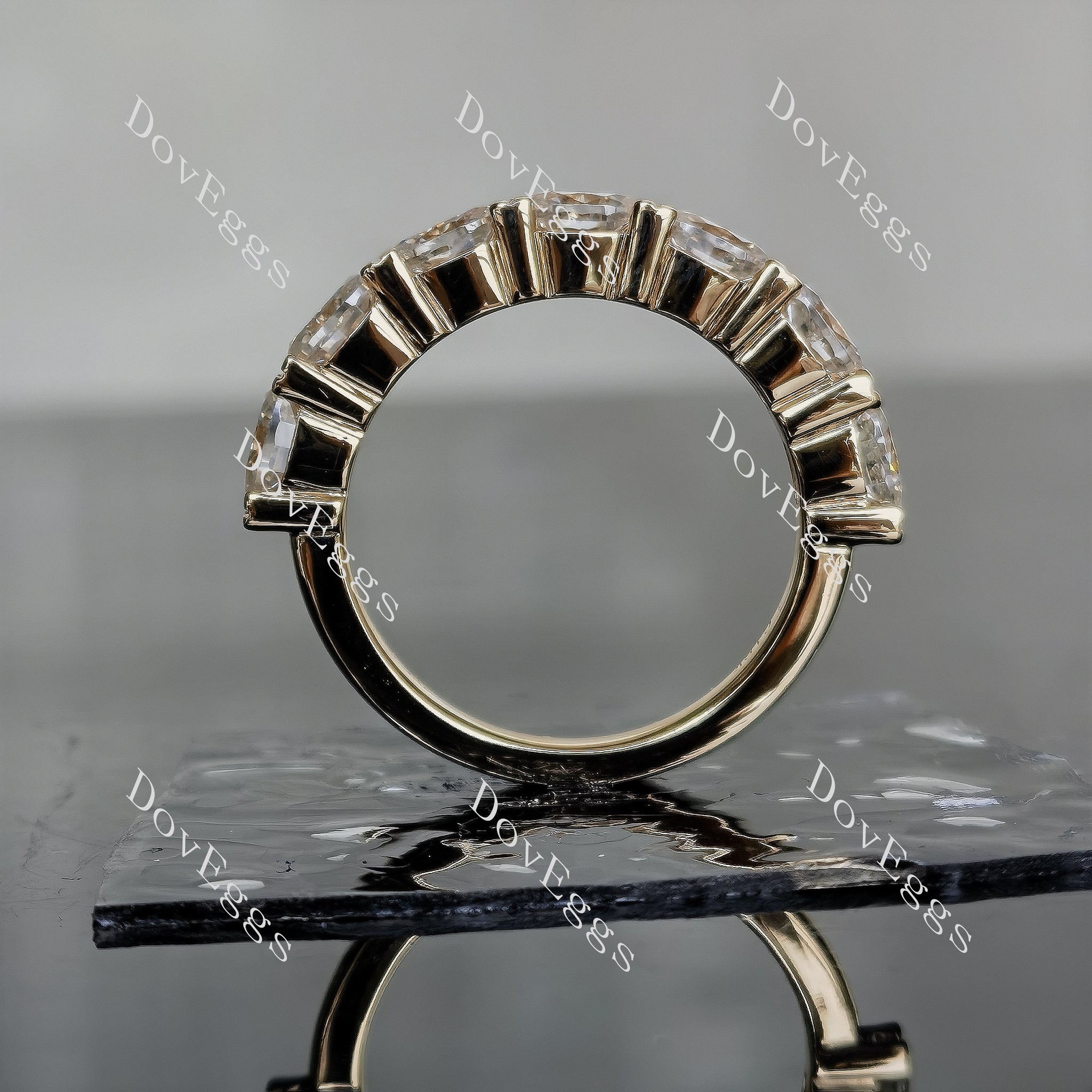Doveggs oval seven stones moissanite/lab grown diamond wedding band-2.5mm band width