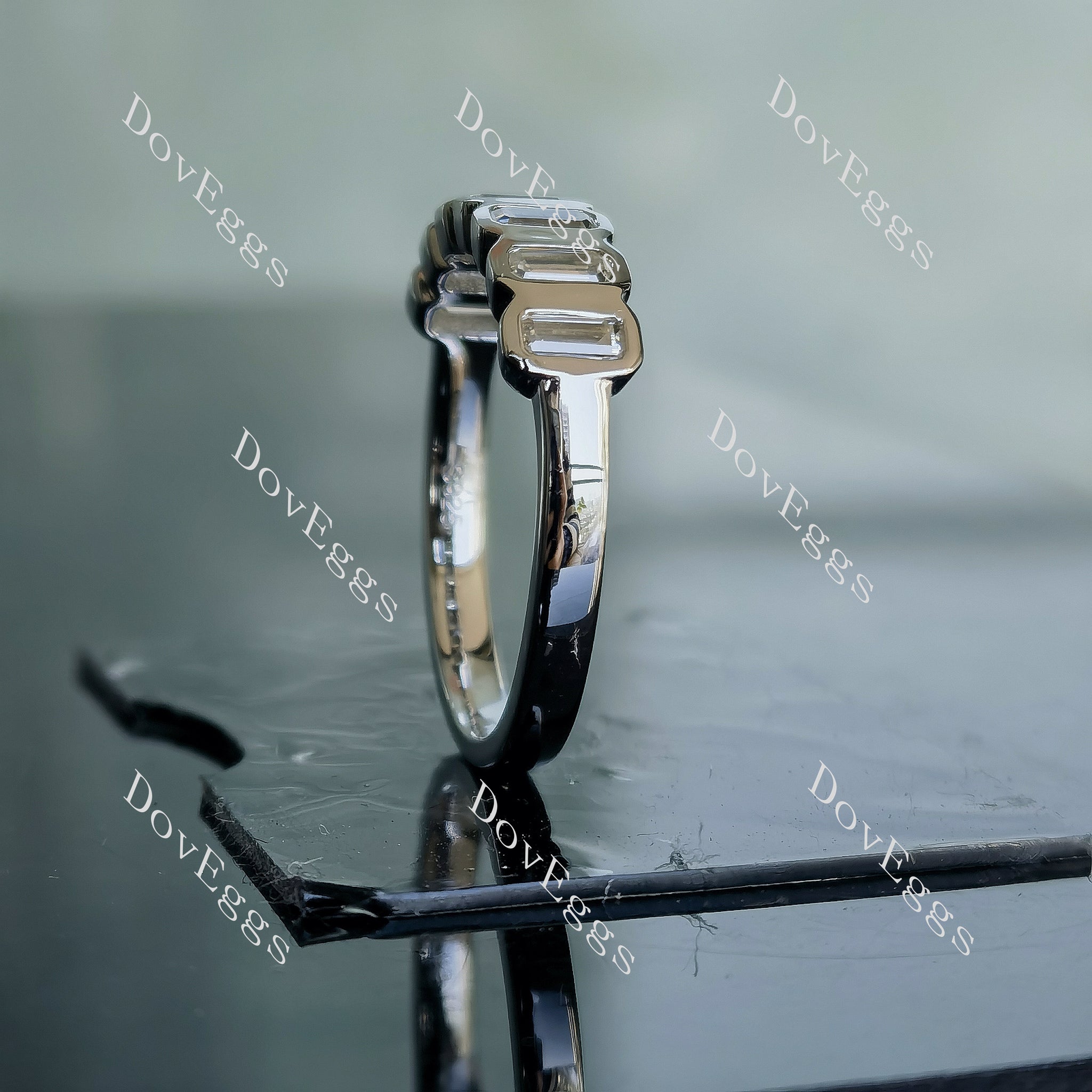 Doveggs emerald seven stones bezel moissanite/Lab grown diamond wedding band-2.5mm band width
