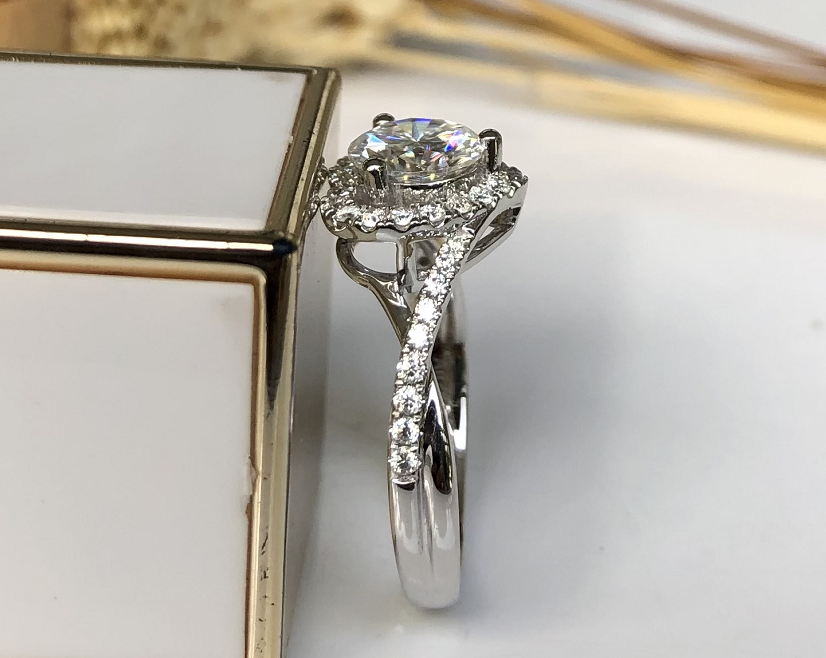 doveggs solid 18k white gold 1 carat EF color halo moissanite ring