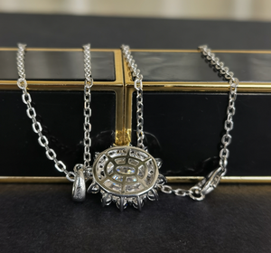 Doveggs oval moissanite pendant necklace (pendant only)