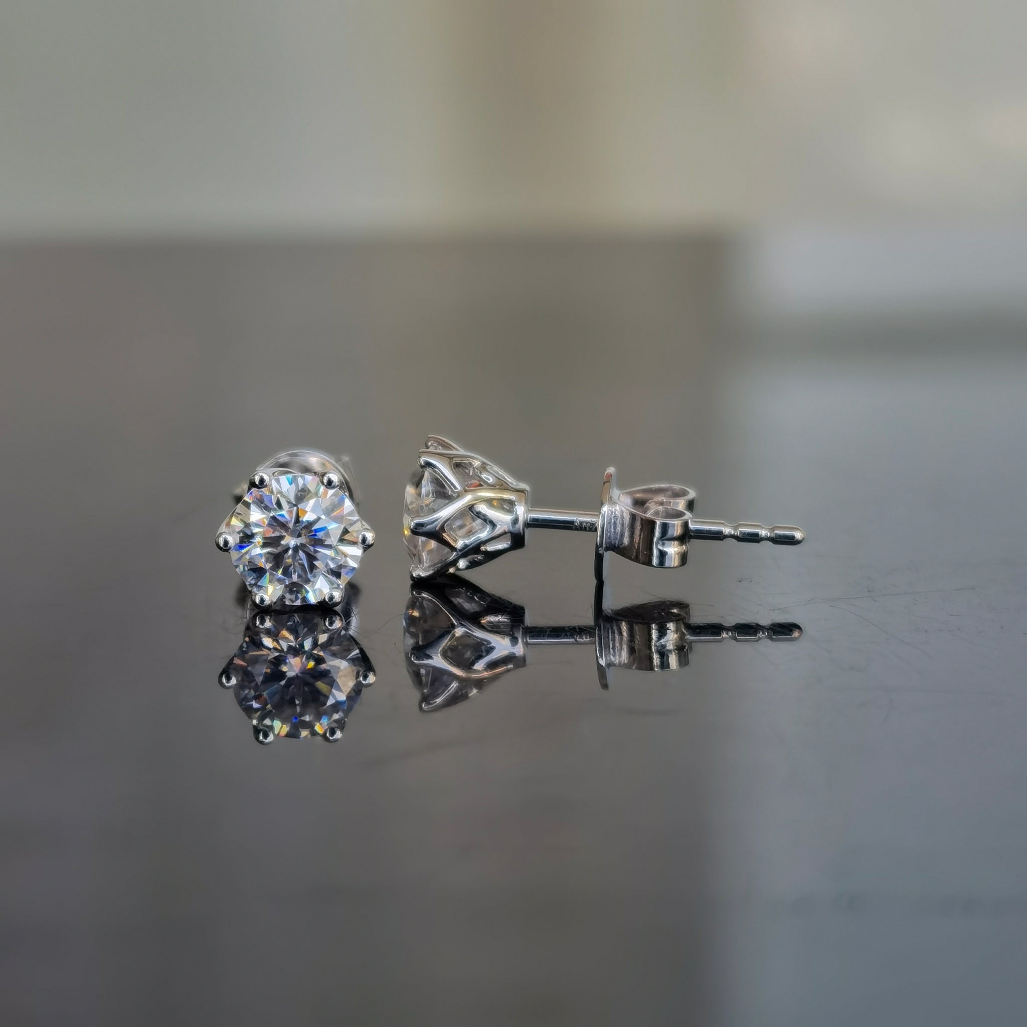 Doveggs premade solitaire moissanite stud earring for women