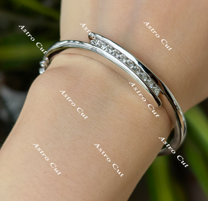 Doveggs round moissanite/lab grown diamond bangle for women