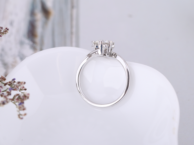 doveggs sterling silver 1 carat g-h-i color heart arrows cut round moissanite ring