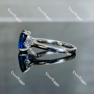 Doveggs oval three-stone blue sapphire colored gem ring