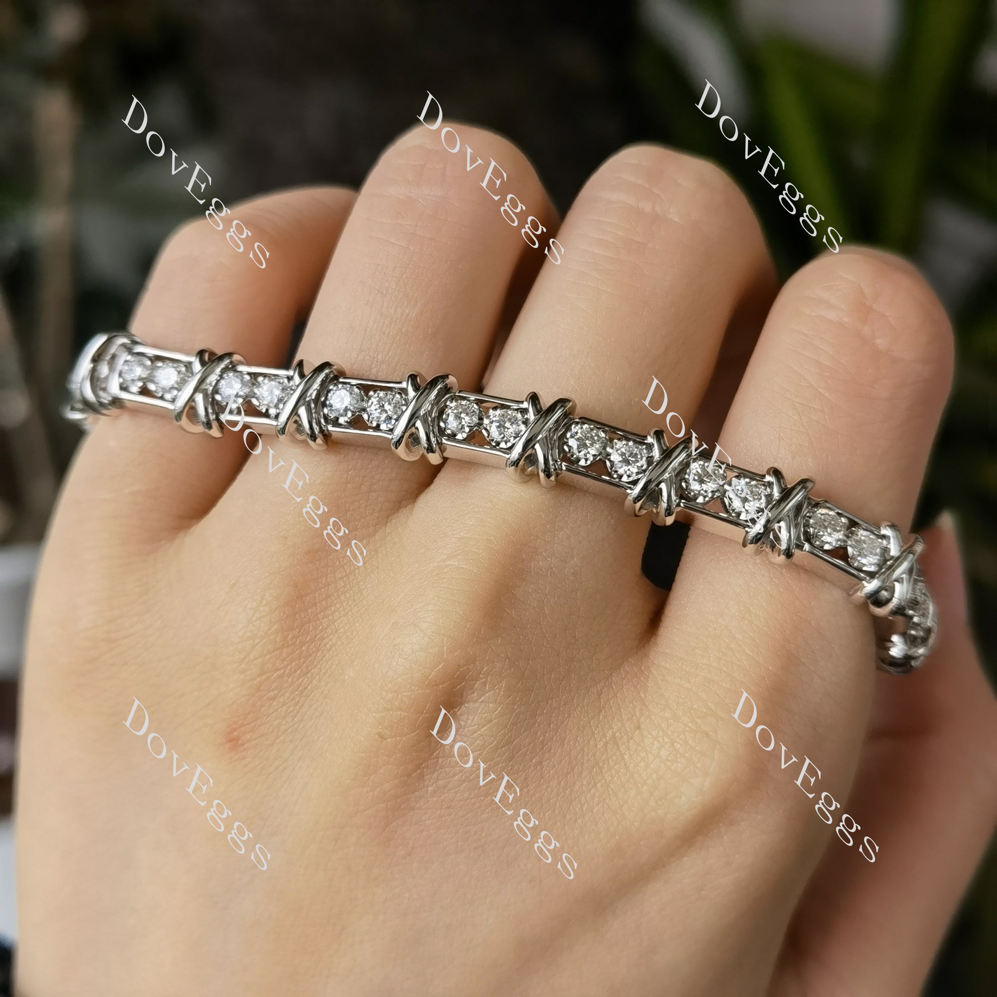 Doveggs round full eternity moissanite bracelet for women