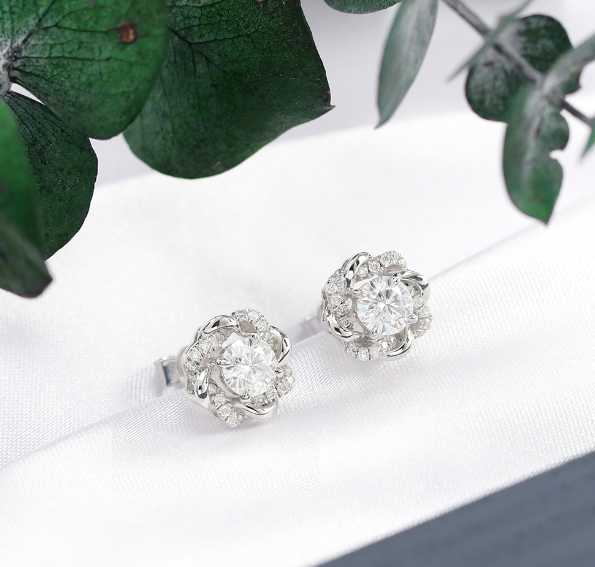 Doveggs studs push back round moissanite earrings