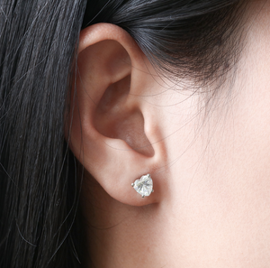 Doveggs heart shape moissanite stud earring for women